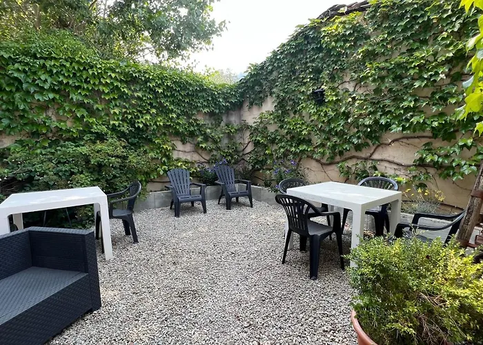 A Mandria, Appartements Avec Cuisine 30M2, Patio, Vue Montagnes Et Citadelle, 5 Minutes A Pied Du Centre Ville Et Des Rivieres