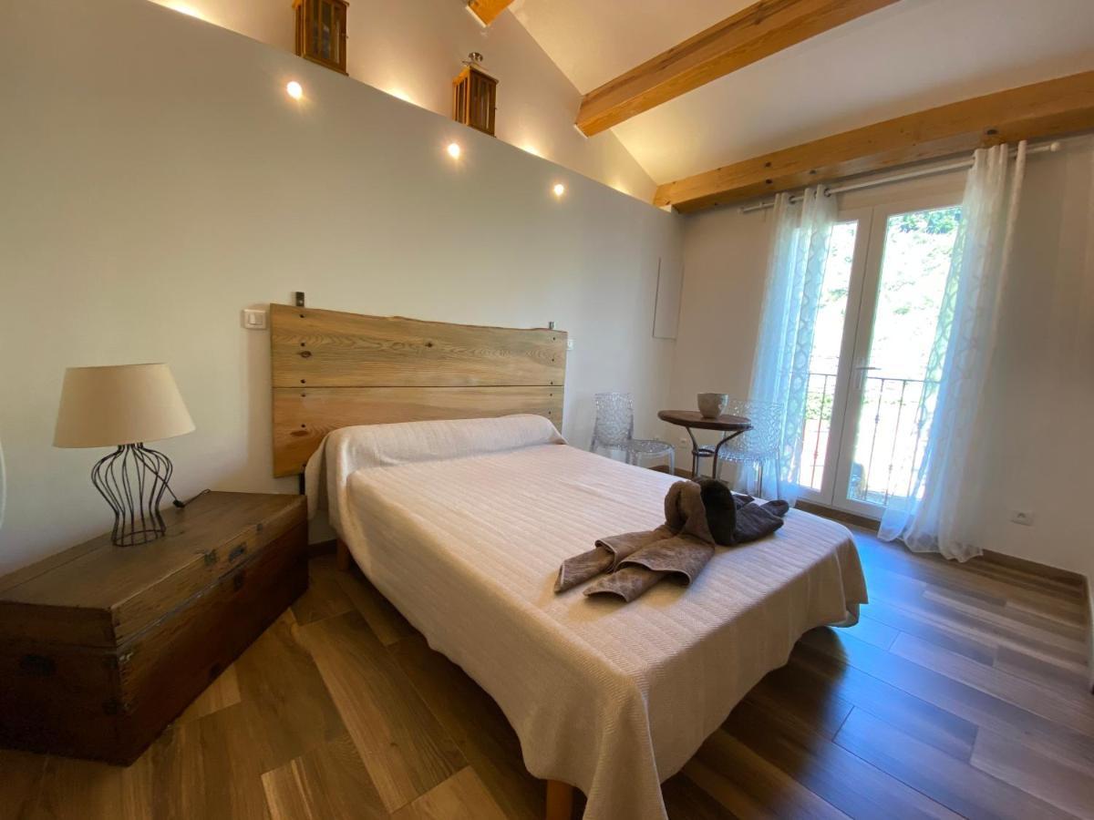 Mandria Mountain View Apartments: Centrally Located Patio