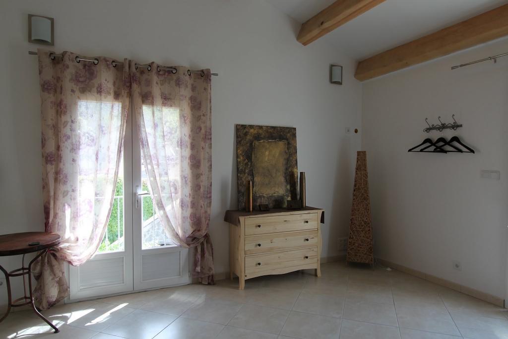 Mandria Mountain View Apartments: Centrally Located Patio
