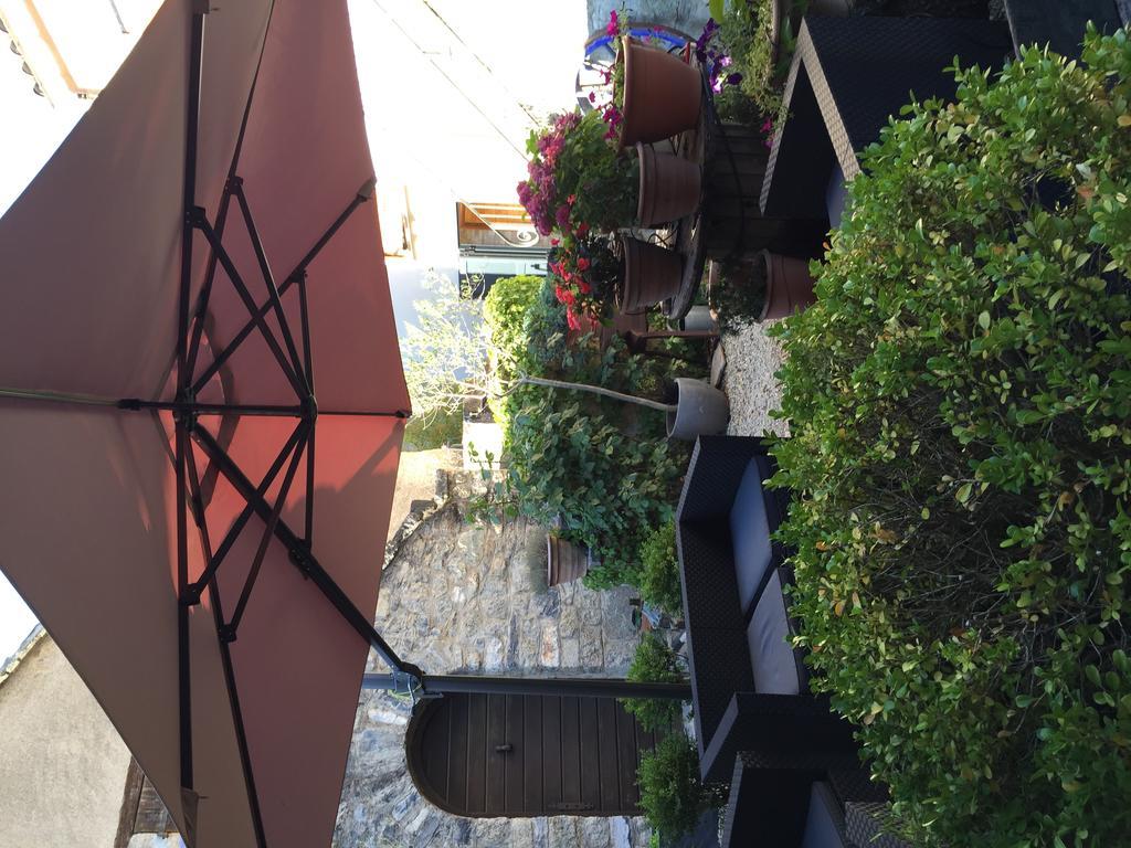 Holiday home Mandria Mountain View Apartments: Centrally Located Patio