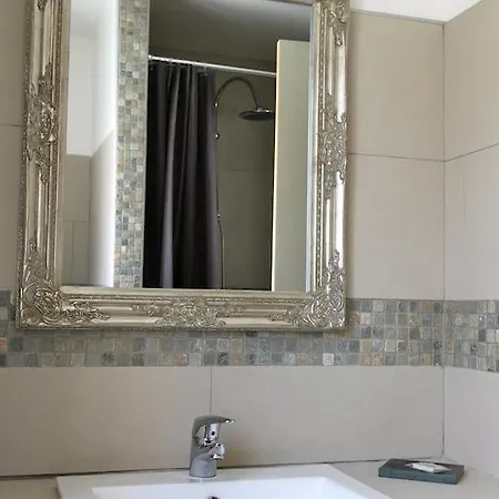 A MANDRIA, appartements avec cuisine 30m2, patio, vue Montagnes et citadelle, 5 minutes à pied du centre ville et des rivières Corte  Quarto foto