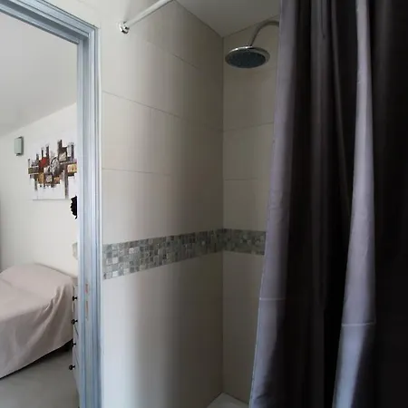 A MANDRIA, appartements avec cuisine 30m2, patio, vue Montagnes et citadelle, 5 minutes à pied du centre ville et des rivières Corte  Quarto foto