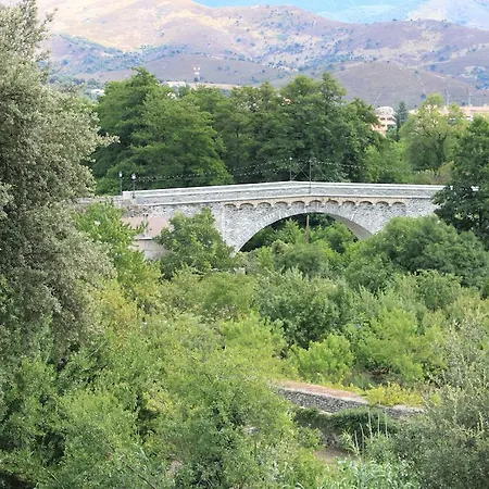 A MANDRIA, appartements avec cuisine 30m2, patio, vue Montagnes et citadelle, 5 minutes à pied du centre ville et des rivières Corte  Quarto foto