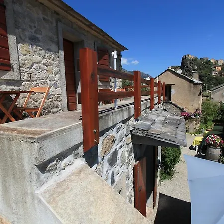 A MANDRIA, appartements avec cuisine 30m2, patio, vue Montagnes et citadelle, 5 minutes à pied du centre ville et des rivières Corte  Quarto foto