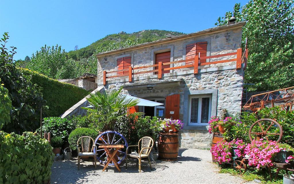 Hébergement de vacances A Mandria, Avec Cuisine 30m2, Patio, Vue Montagnes Et Citadelle, 5 Minutes à Pied Du Centre Et Des Rivières