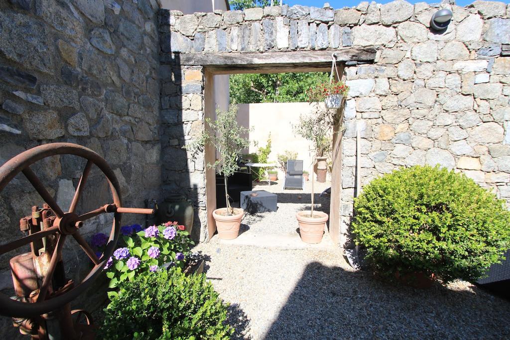 Hébergement de vacances A Mandria, Avec Cuisine 30m2, Patio, Vue Montagnes Et Citadelle, 5 Minutes à Pied Du Centre Et Des Rivières *