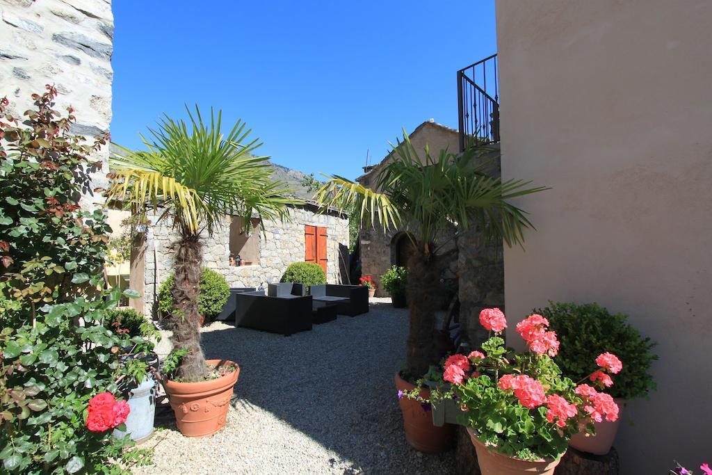 A Mandria, Avec Cuisine 30m2, Patio, Vue Montagnes Et Citadelle, 5 Minutes à Pied Du Centre Et Des Rivières